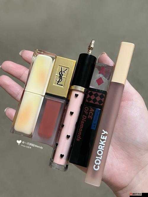 YSL 蜜桃色奶茶色：打造温柔甜美妆容必备色